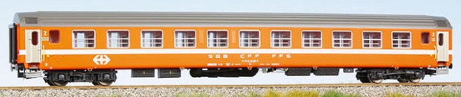 Passenger car 2nd class type Bm with 11 compartments<br /><a href='images/pictures/LS_Models/47207a.jpg' target='_blank'>Full size image</a>